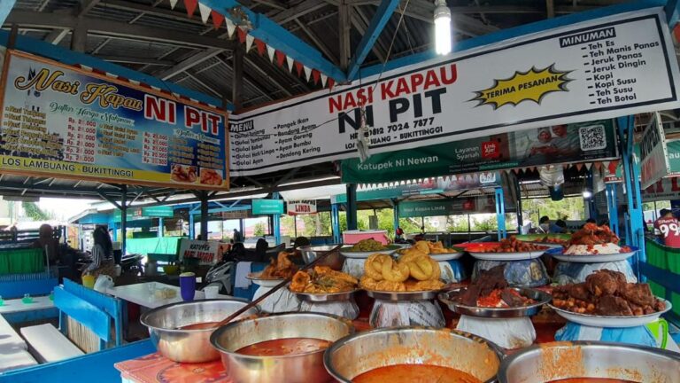 5 Tempat Wisata Kuliner Legendaris di Padang