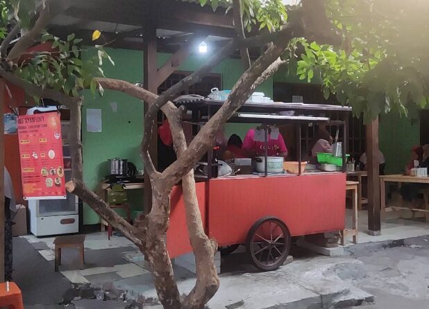 Mie Ayam Loki: Rasa Bintang Lima di Lokasi Tersembunyi