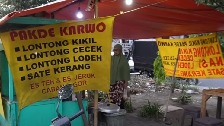 Lontong Kikil Pakd Karwo: Langganan Mantan Gubernur, Rasa Mantap di Sidoarjo