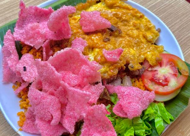 Si Rajo: Nasi Goreng Padang Viral di Tebet