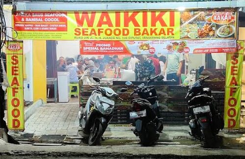 Makan Gurita Utuh Bakar Jumbo di Ciputat!