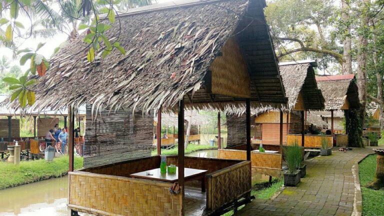 Nuansanya Asri dan Super Cozy, Ini Dia Tempat Untuk QTime Bareng Keluarga! | Roemah Keboen