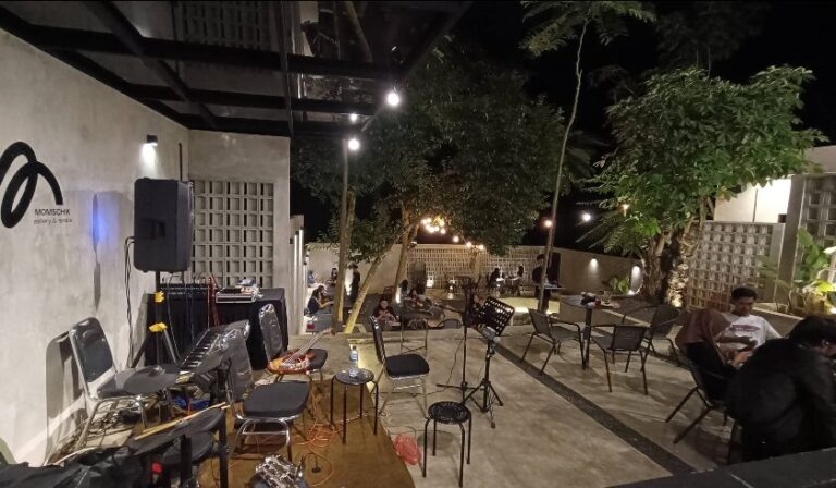 Cafe Wonogiri Momschick Eatery & Space