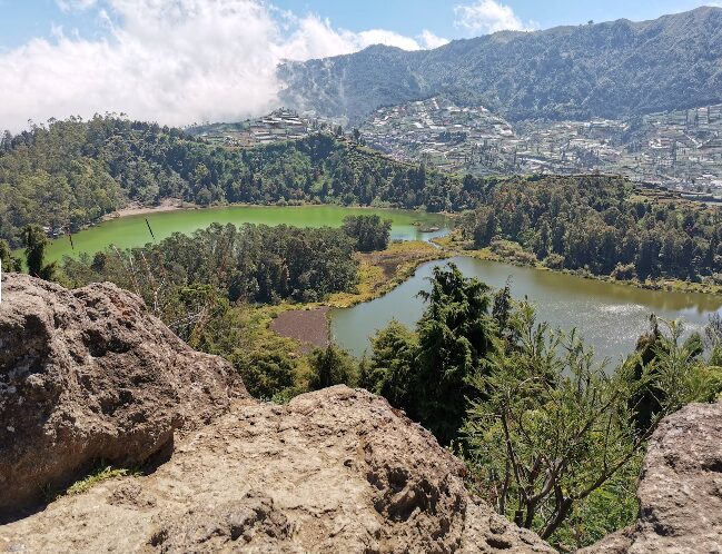 Batu Pandang Ratapan Angin, Spot Ikonik untuk Menikmati Panorama Dieng