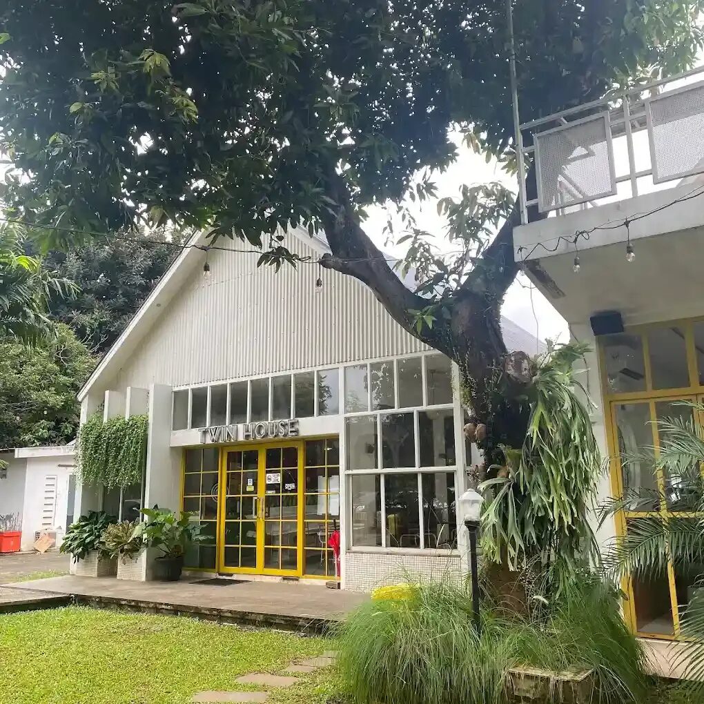 Twin_House