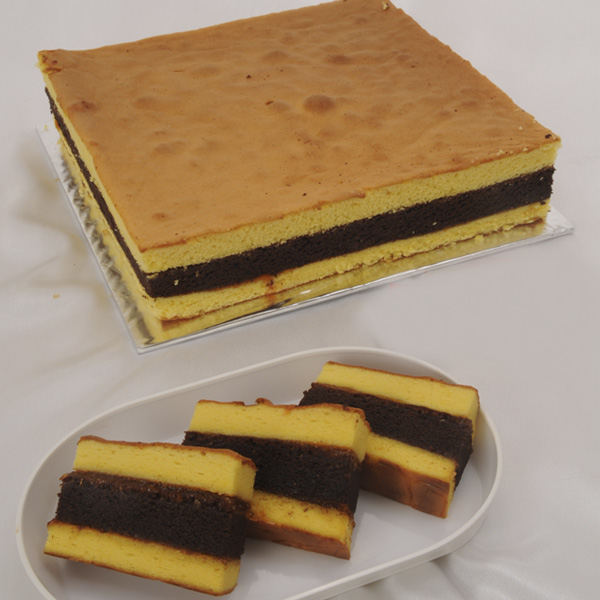 Kue Lapis Cemilan Tradisional Surabaya yang Menggoda Selera
