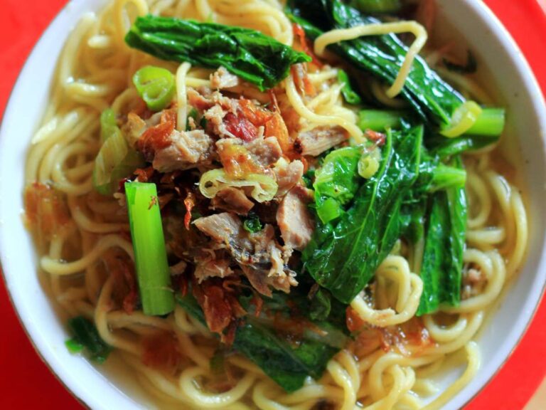 Mie Cakalang Khas Manado