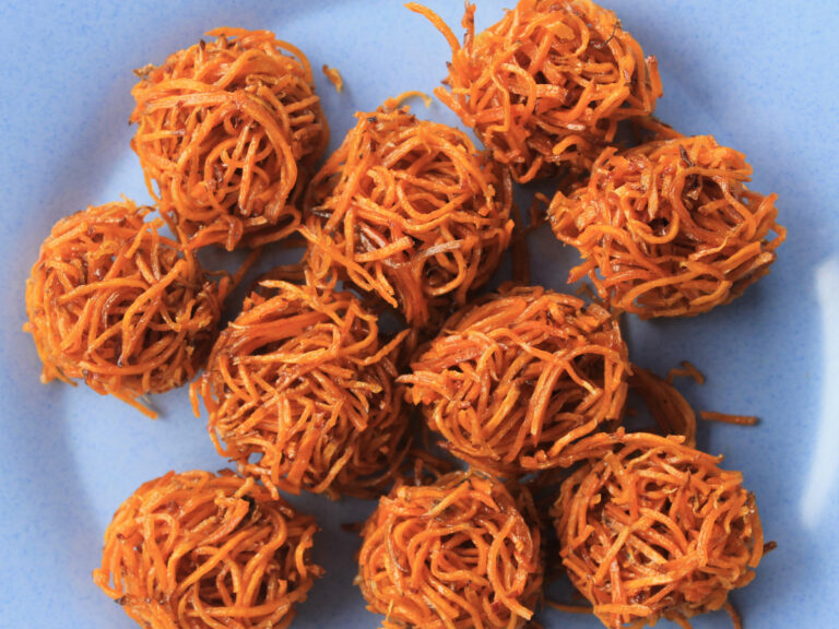 Kue Kremes Tradisional Cianjur Yang Renyah Dan Nikmat