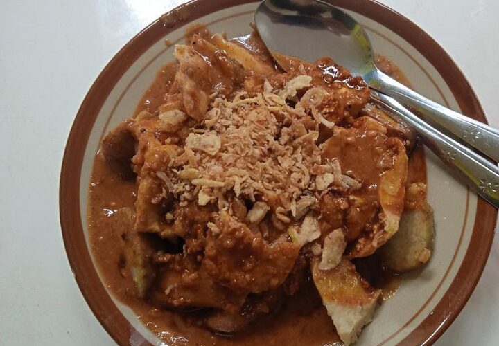 Hucap Kuningan: Sarapan Sederhana yang Bikin Ketagihan