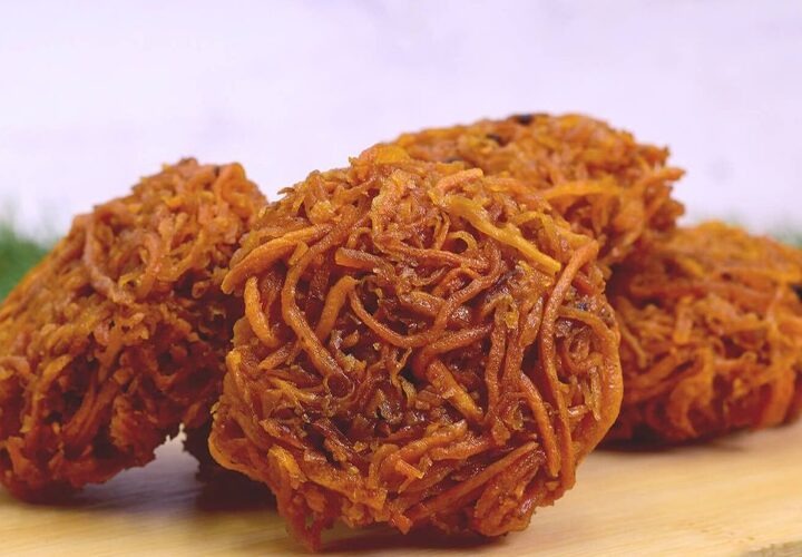 Kue Kremes: Camilan Renyah Tradisional yang Mulai Langka